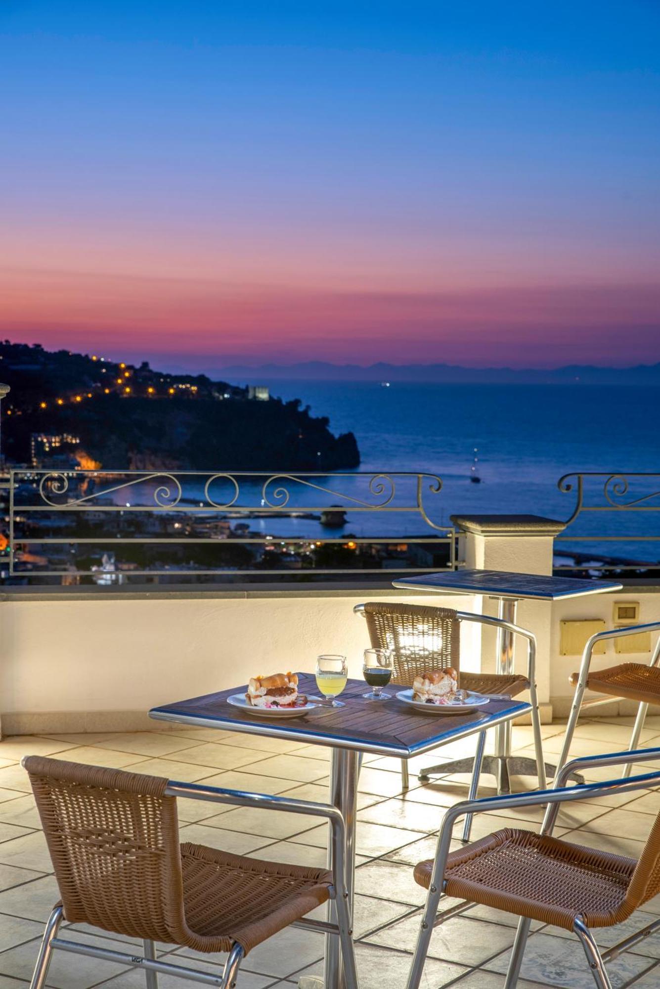 Hotel Bel Tramonto Casamicciola Terme Exterior foto